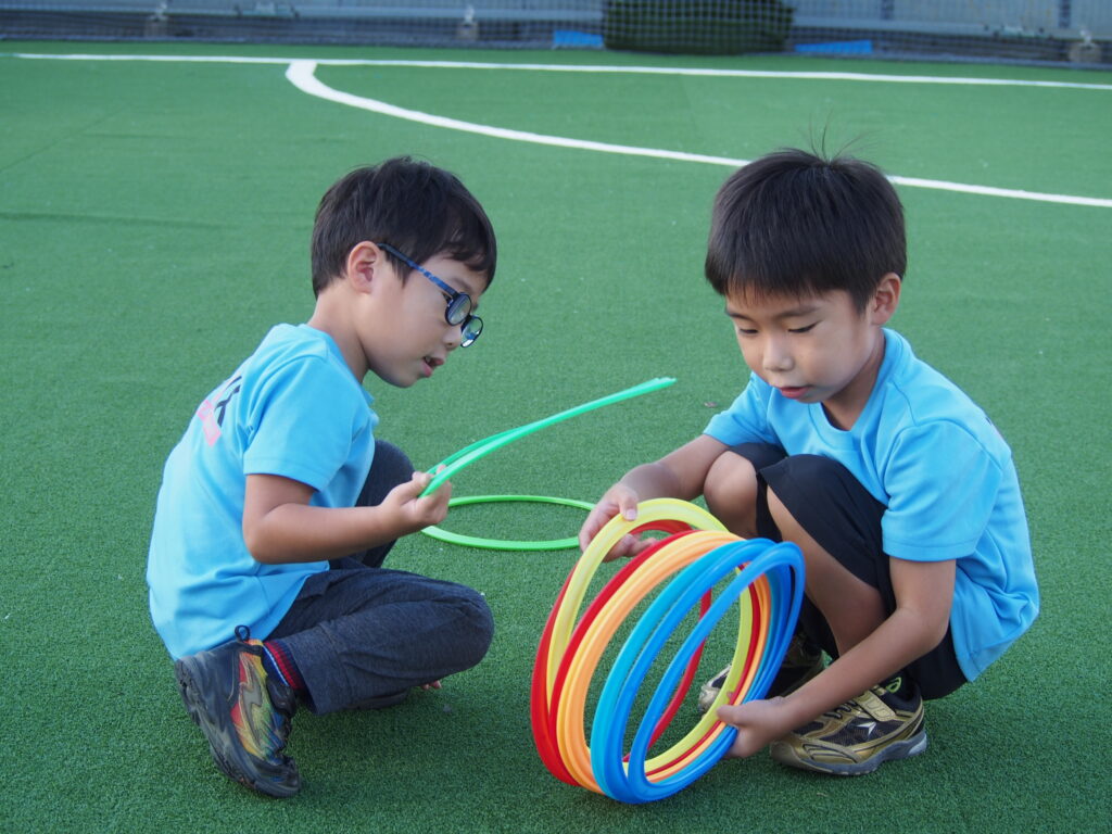 JJMIXに通う兄弟の様子です。紹介キャンペーンで兄弟姉妹やお友だちとリーフラススポーツスクールをはじめよう！